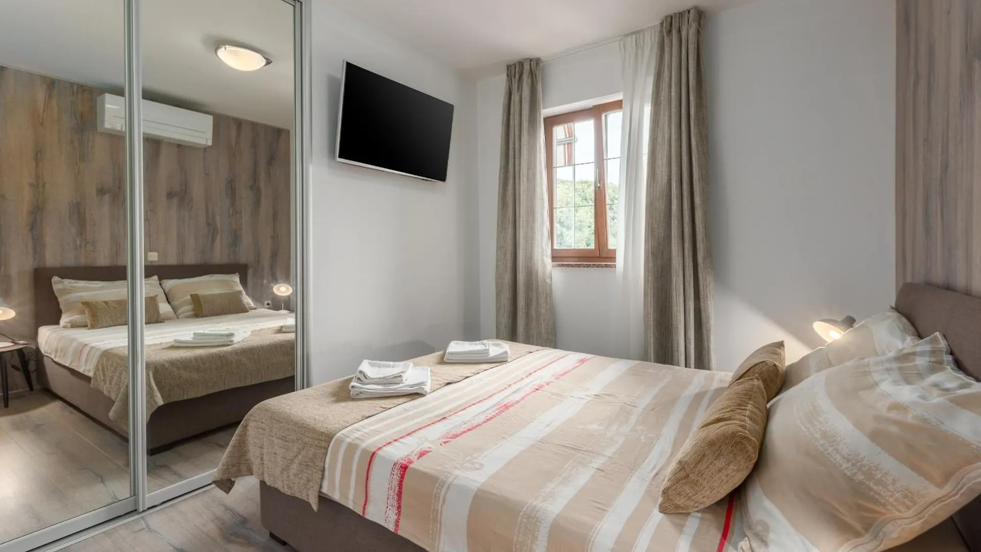 Apartments With Wifi Vrsar, Porec - 17473 Vrsar